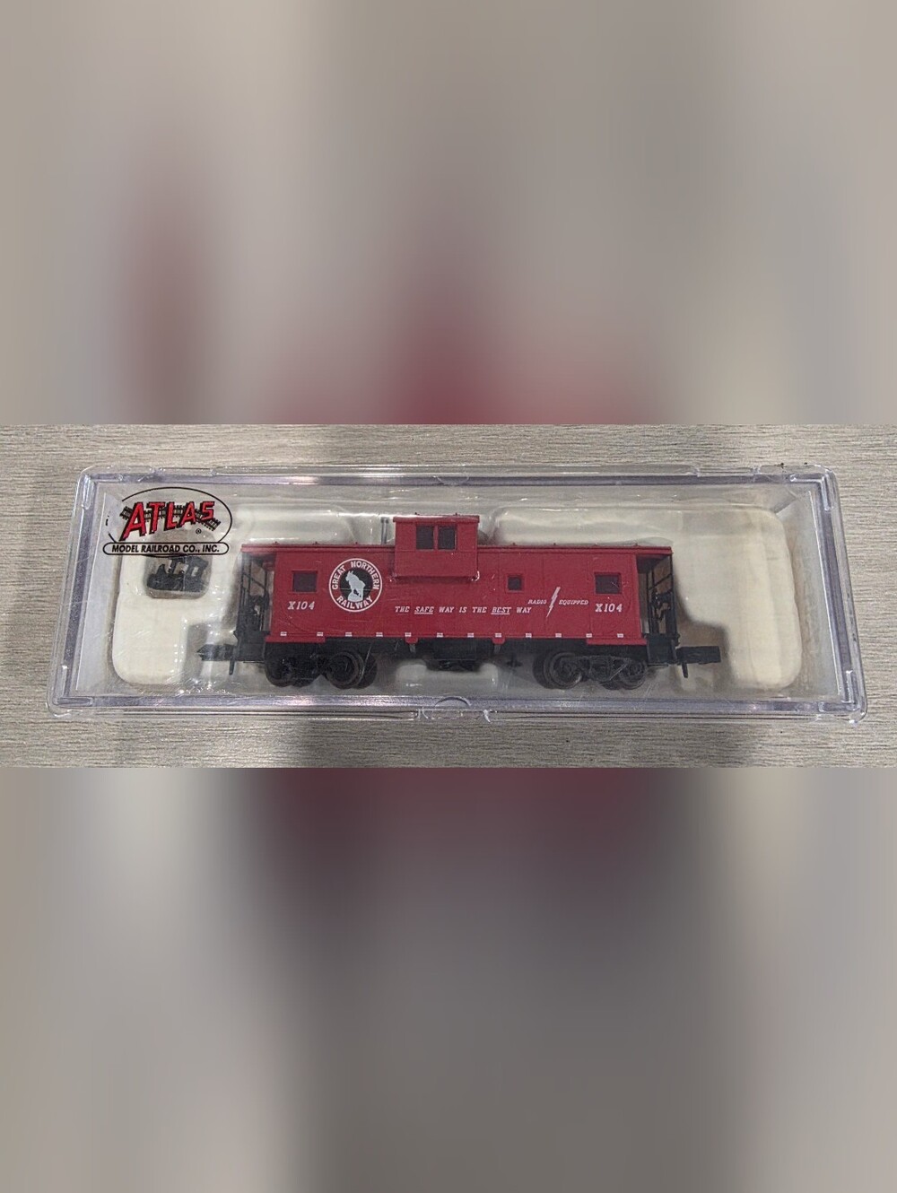Atlas N Scale Great Northern EV Caboose